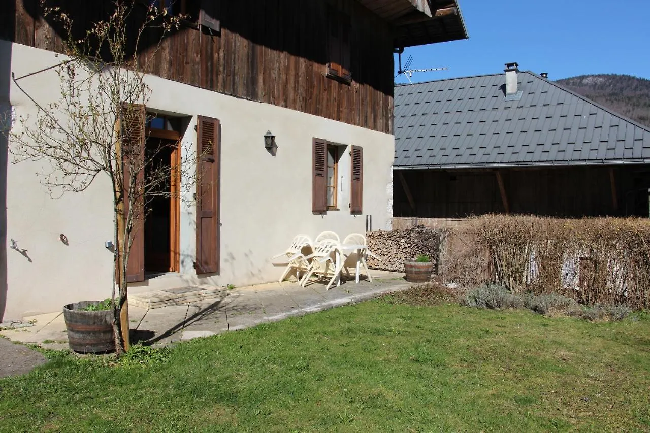 Appartement Aux P'tioux Bonheurs à Le Noyer  France