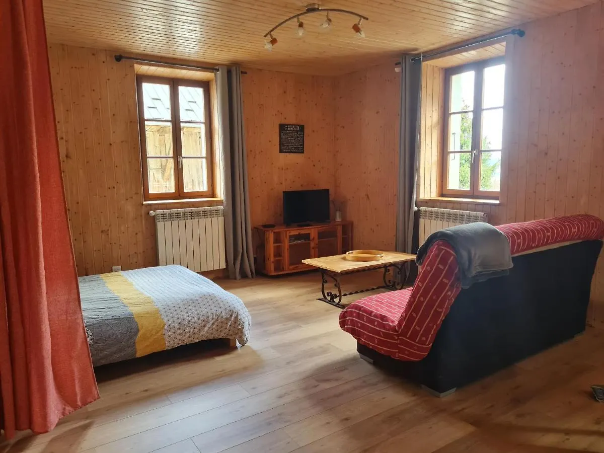 Appartement Aux P'tioux Bonheurs à Le Noyer