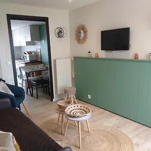 Appartement Charmant logement vue mer avec chambre et terrasse France